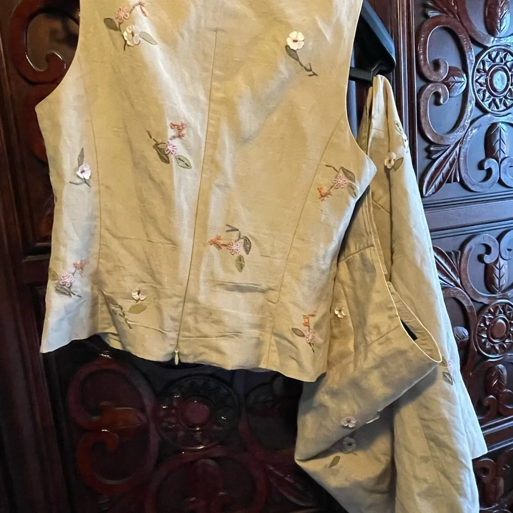 Ann Taylor floral embroidered Beige Silk Linen Skirt set - Picture 3 of 16